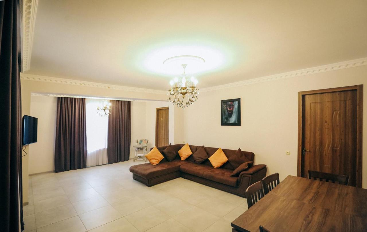 Bebo Babu Guest House Kutaisi Exteriör bild