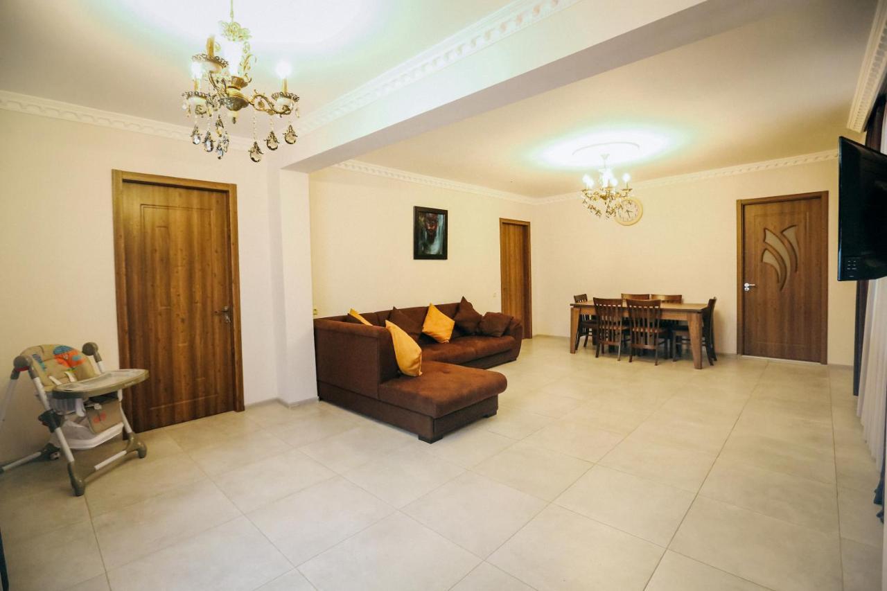 Bebo Babu Guest House Kutaisi Exteriör bild